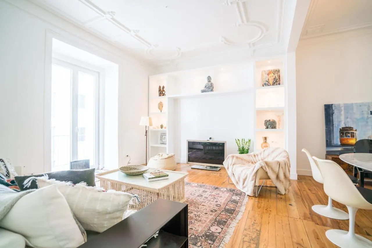 Estrela Neoclassical Apt- River View Lisbon Apartment