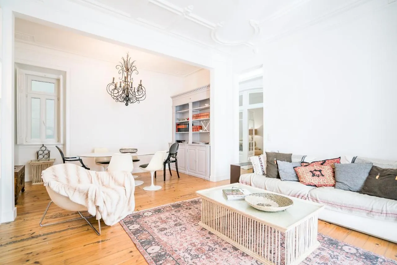 Estrela Neoclassical Apt- River View Lisboa Daire